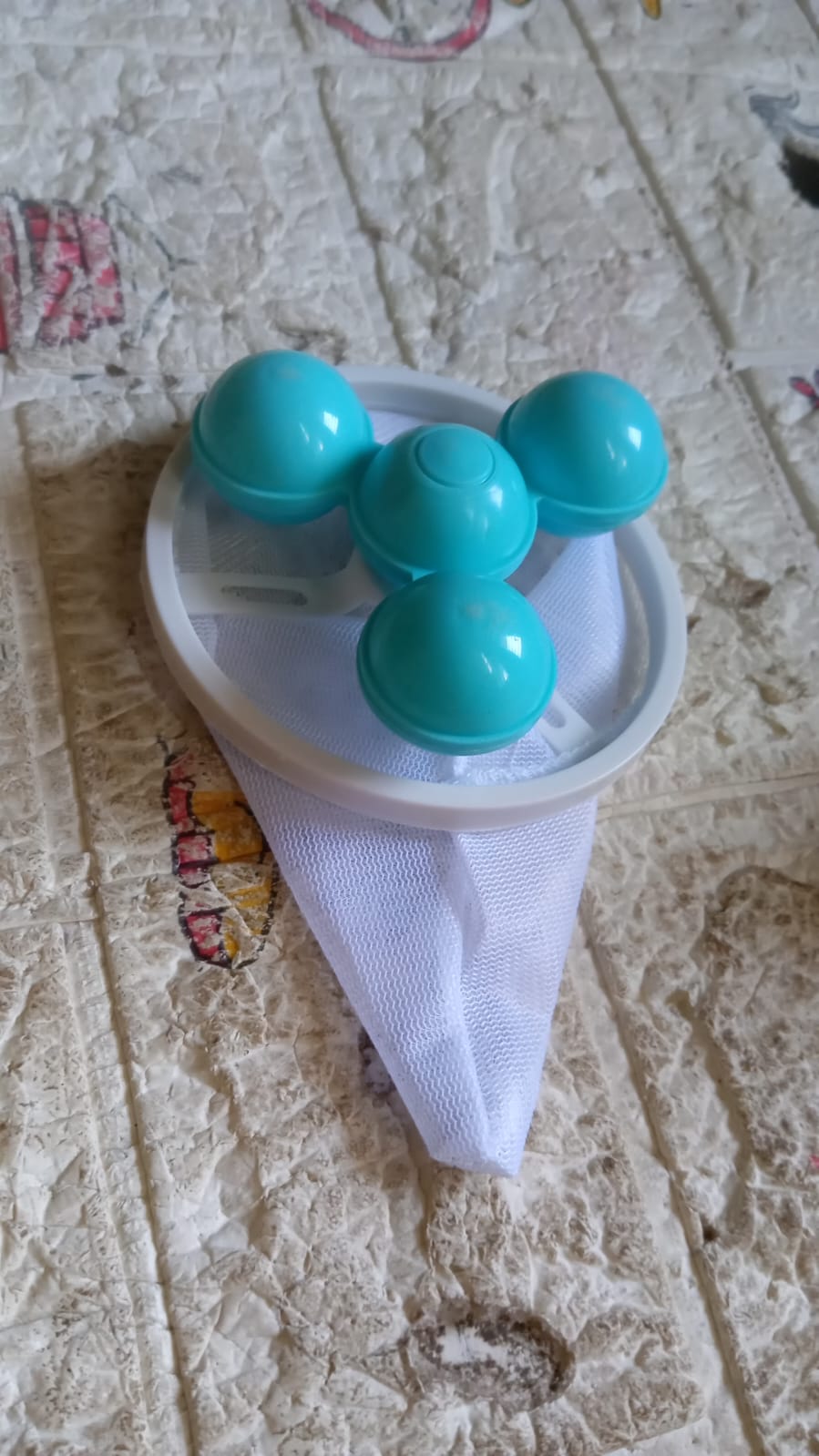 Laundry Ball Floating Pet Fur Lint Hair Catcher Household Reusable Washing Machine Floating Lint Mesh Bag Hair Filter Net Pouch Washing Lint Hair Remover Net Mesh Bag Dryer (1 Pc)